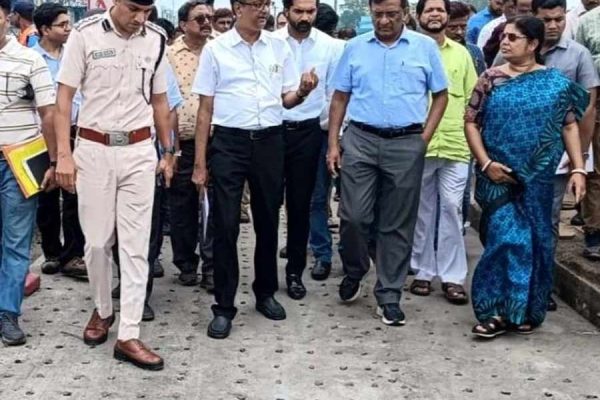 দুর্গাপুর ব্যারাজ সেতুর সংস্কার কাজ শেষের লক্ষ্যমাত্রা ১৫ জুন: সেচ দফতর সচিব মণীশ জৈন