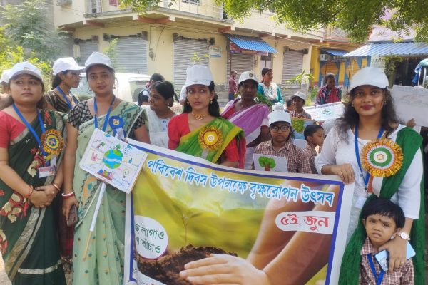 আরতি মডেল স্কুলে বিশ্ব পরিবেশ দিবসে র্যালি ও বৃক্ষদান কর্মসূচি – সমাজে বৃক্ষরোপণের বার্তা