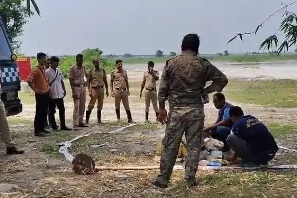 নিষিদ্ধ শব্দবাজি হতেই পারে প্রাণঘাতী! হলদিবাড়িতে ৪০ কেজি বাজি ধ্বংস করল বোম স্কোয়াড