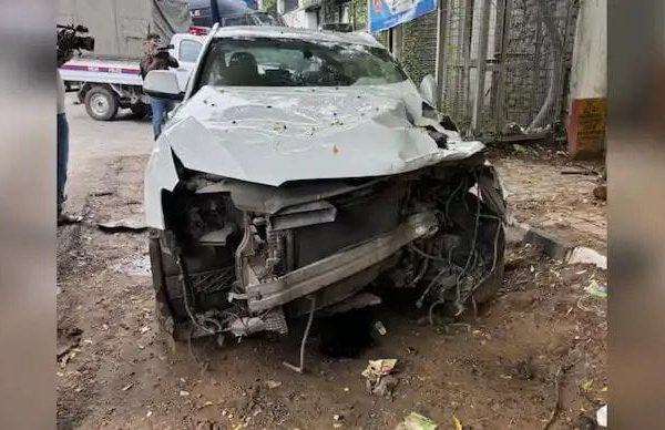 বসন্ত বিহারে ফুটপাথে ঘুমন্ত পাঁচজনের ওপর দুঃস্বপ্নের মতো নেমে এলো অডি গাড়ি